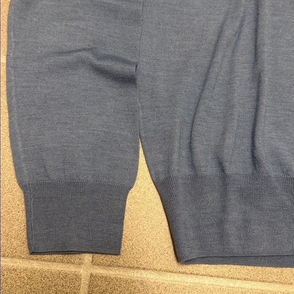 Polo Ralph Lauren Lightweight Merino Wool/Silk/Cashmere V-Neck Sweater - Picture 4 of 10